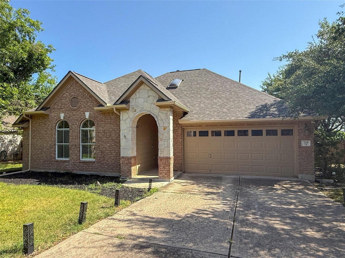 View 725 Botany Bay CIR in Cambridge Estates 725 Botany Bay CIR - front exterior - Luxury home in Cambridge Estates, Pflugerville, TX
