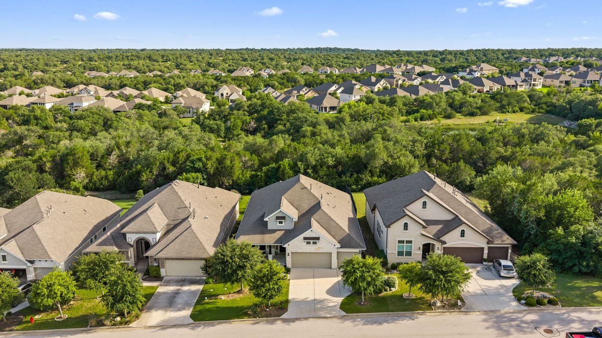 View 728 Jacksdaw DR in Reunion Ranch Ph Three Sec One 728 Jacksdaw DR - front exterior - Luxury home in Reunion Ranch Ph Three Sec One, Austin, TX