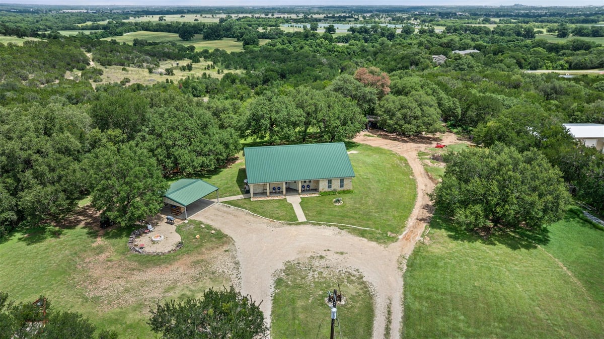 View 7300 W Fm 436 in Ep Pulliam Surv Abs # 676 7300 W Fm 436 - front exterior - Luxury home in Ep Pulliam Surv Abs # 676, Belton, TX