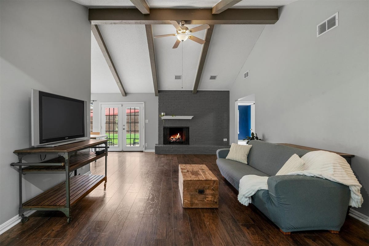 Living area at 7303 Geneva Dr - 4 bed 2 bath home