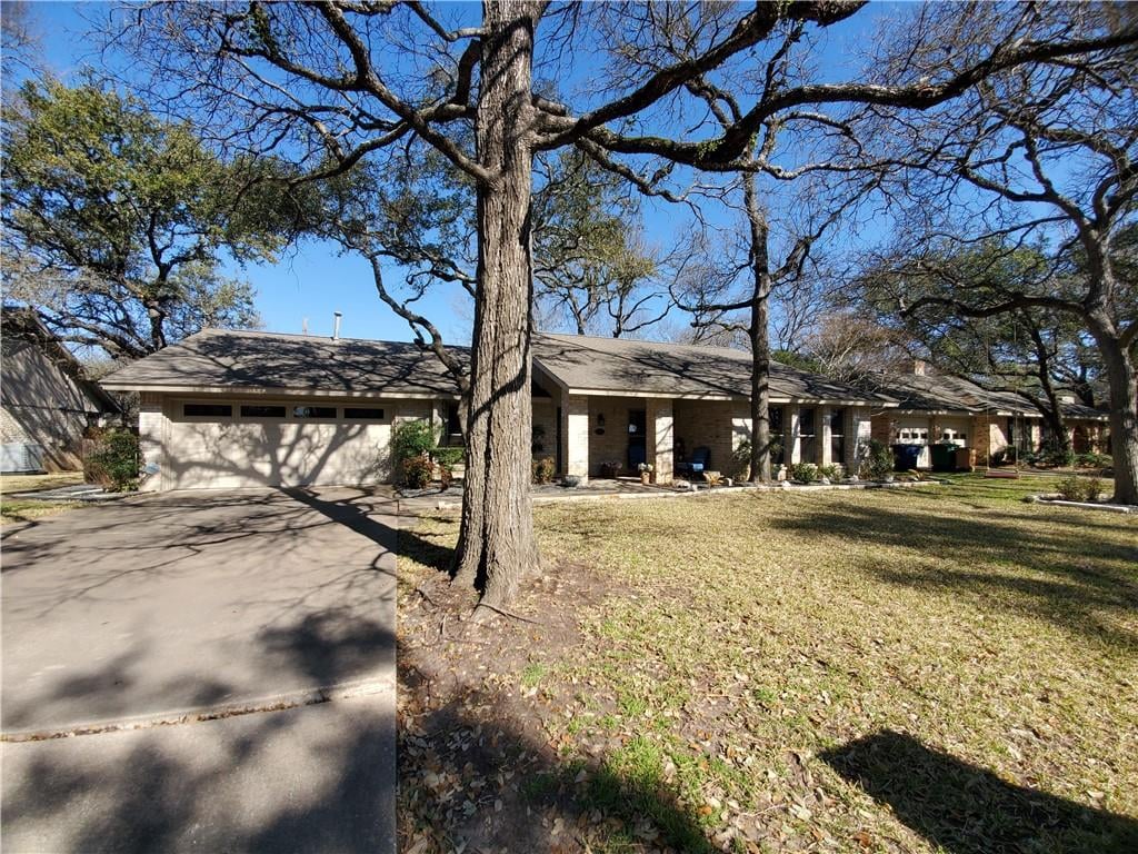 View 7304 Chelsea Moor in Balcones Oaks 7304 Chelsea Moor - front exterior - Luxury home in Balcones Oaks, Austin, TX