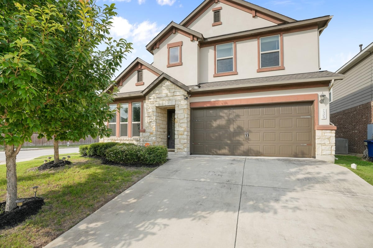7309 Sligo DR - front exterior - Luxury home in Bellingham Mdws Ph II Sec 1, Austin, TX