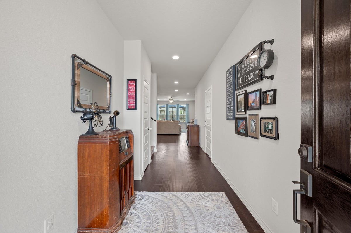 Living area at 7315 Leonardo Dr - 5 bed 3 bath home