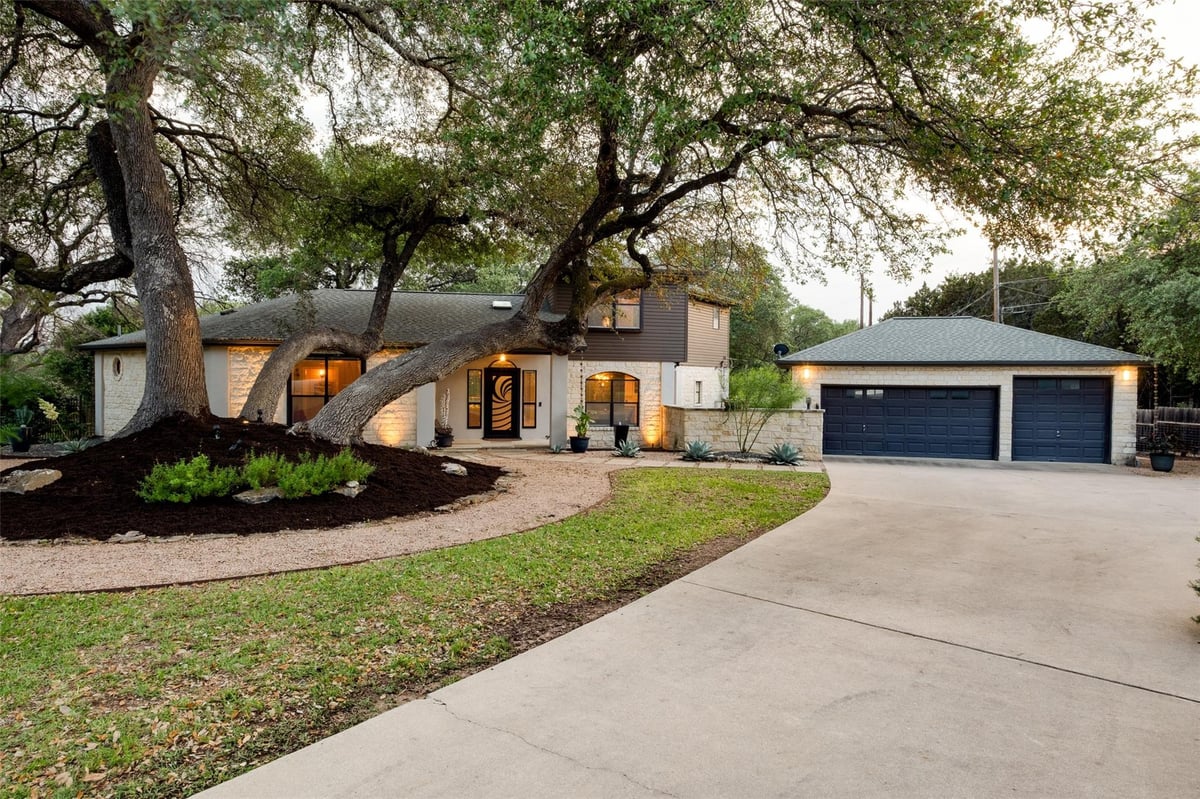 7315 Oak Shores DR - front exterior - Luxury home in Oak Shores on Lake Austin, Austin, TX