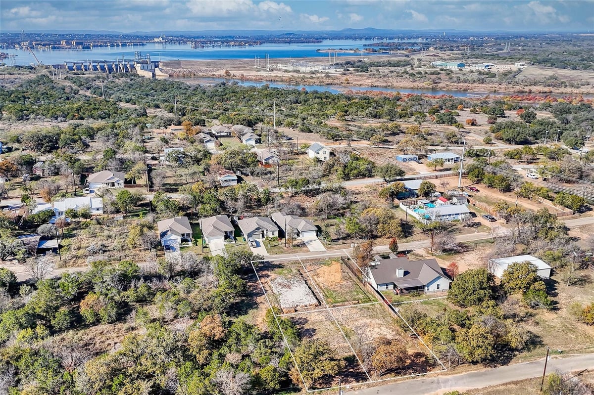View 732 Aspen Ln in Driftwood 732 Aspen Ln - front exterior - Luxury lot in Driftwood, Cottonwood Shores, TX