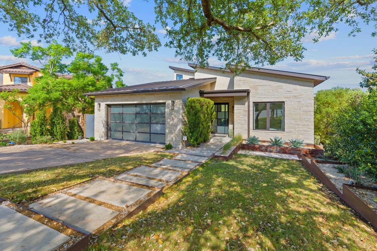 View 7329 Vista Mountain DR in Vista Ridge Ph 04 7329 Vista Mountain DR - property photo 1 - Luxury home in Vista Ridge Ph 04, Austin, TX