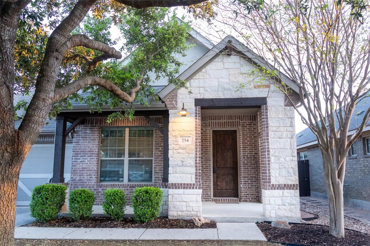 View 734 Oyster Crk in Elm Grove Section Three-B 734 Oyster Crk - front exterior - Luxury home in Elm Grove Section Three-B, Buda, TX