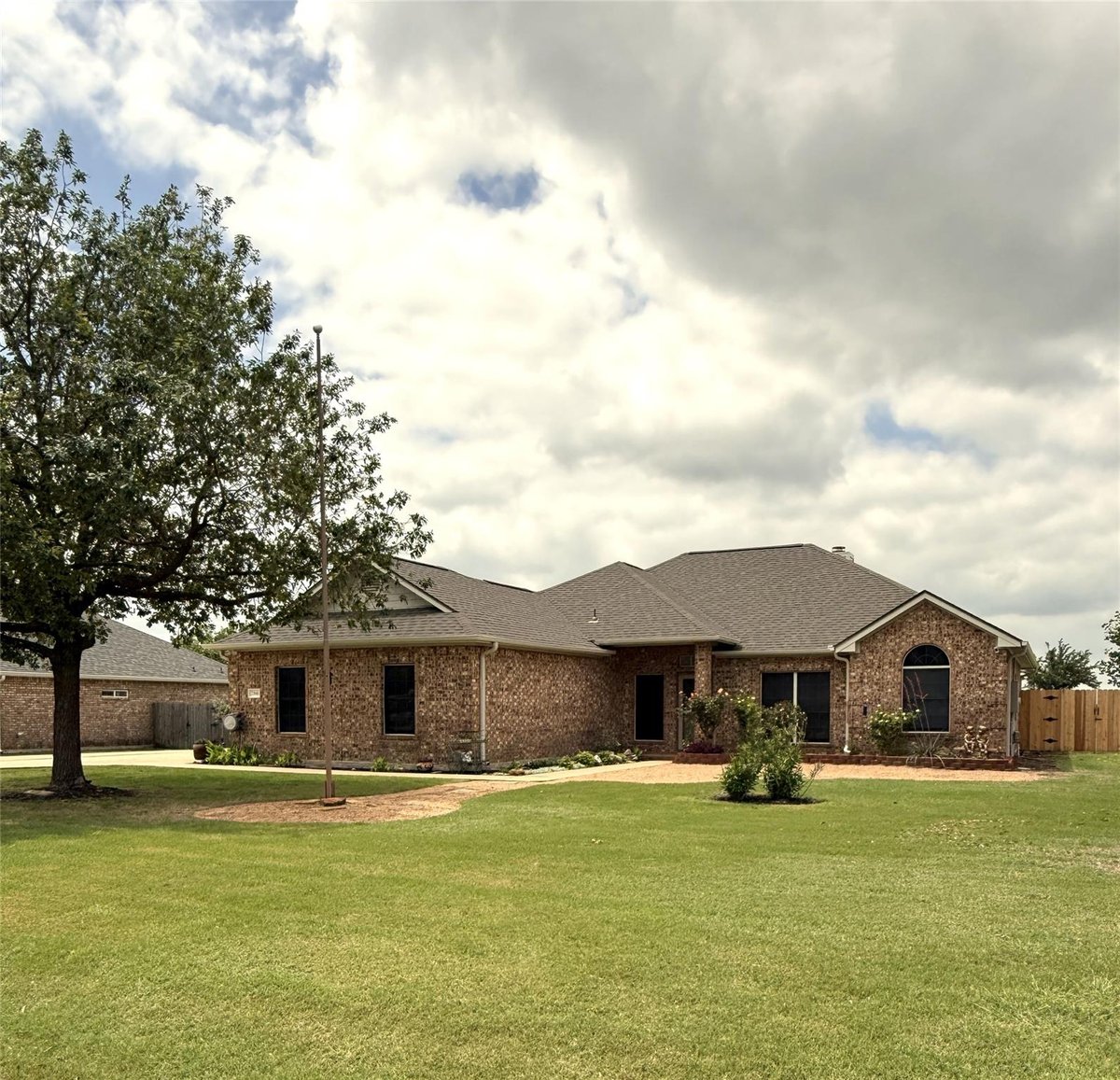 View 7396 Cr 424 in Quail Creek Addition 7396 Cr 424 - front exterior - Luxury home in Quail Creek Addition, Thrall, TX
