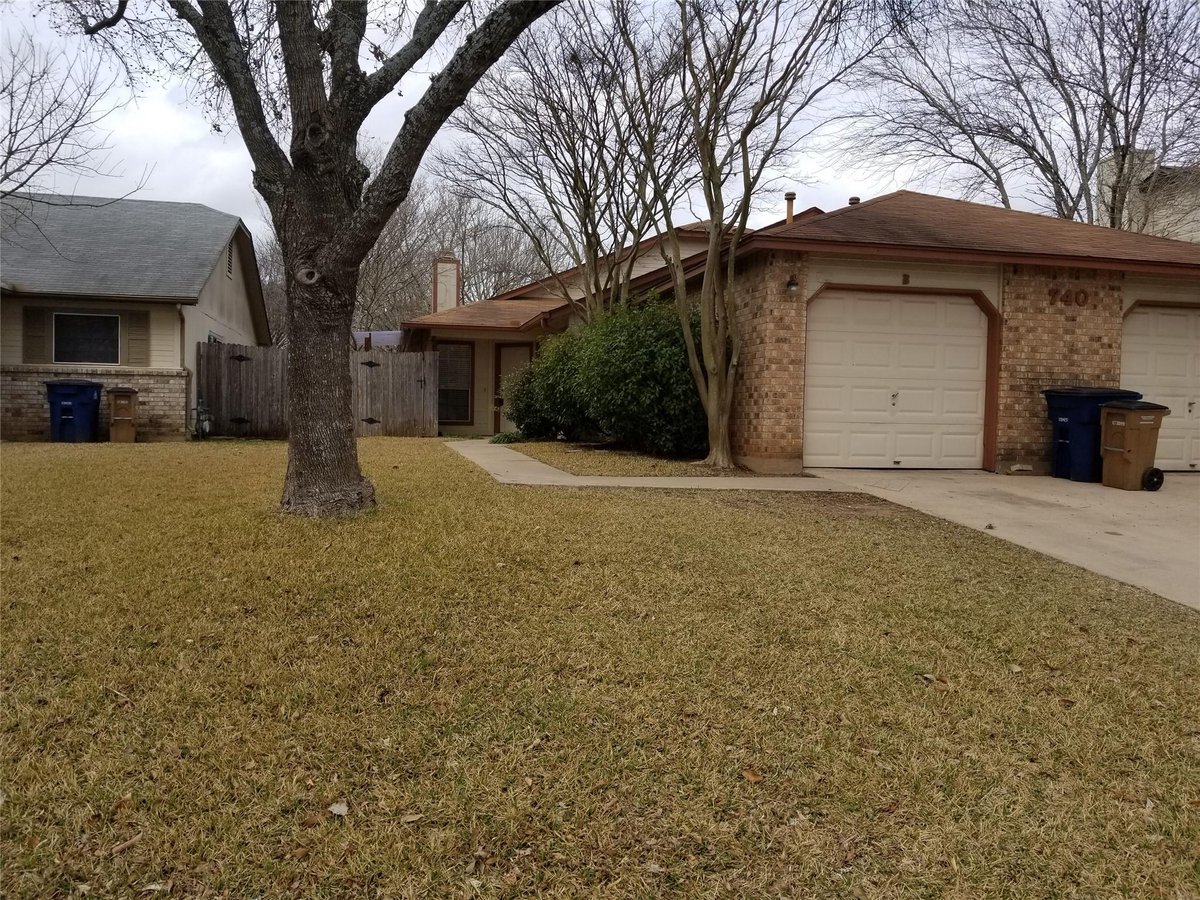 View 740 Simonetti DR Unit #B in Buckingham Estates Ph 04 Sec C 740 Simonetti DR Unit #B - property photo 1 - Luxury home in Buckingham Estates Ph 04 Sec C, Austin, TX