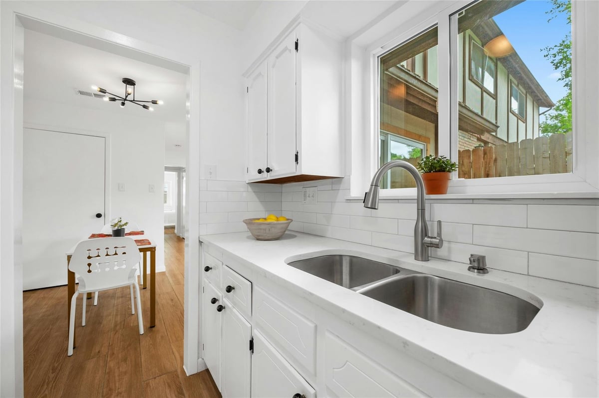 View 7406 Shadow Hill DR Unit #105 in Shadow Oaks Twnhms 7406 Shadow Hill DR Unit #105 - property photo 1 - Luxury home in Shadow Oaks Twnhms, Austin, TX