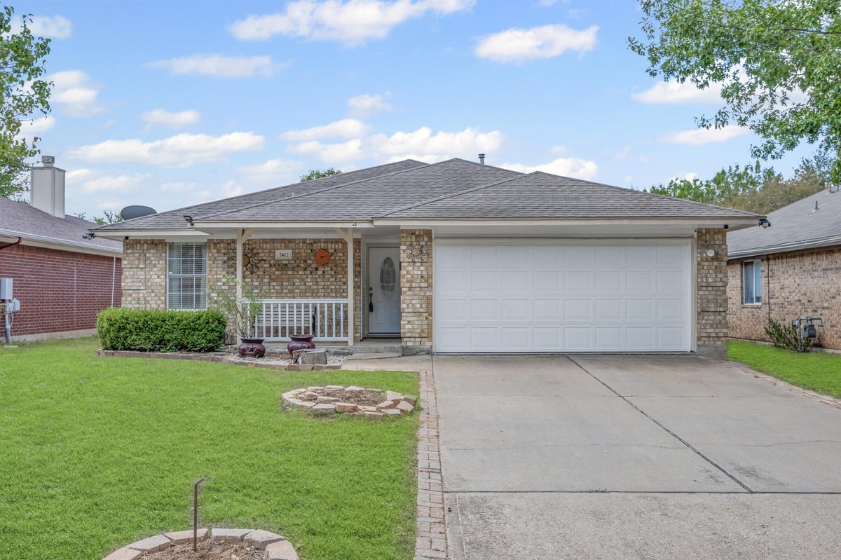 View 7412 Crepe Myrtle DR in Springfield Sec 01 7412 Crepe Myrtle DR - property photo 1 - Luxury home in Springfield Sec 01, Austin, TX