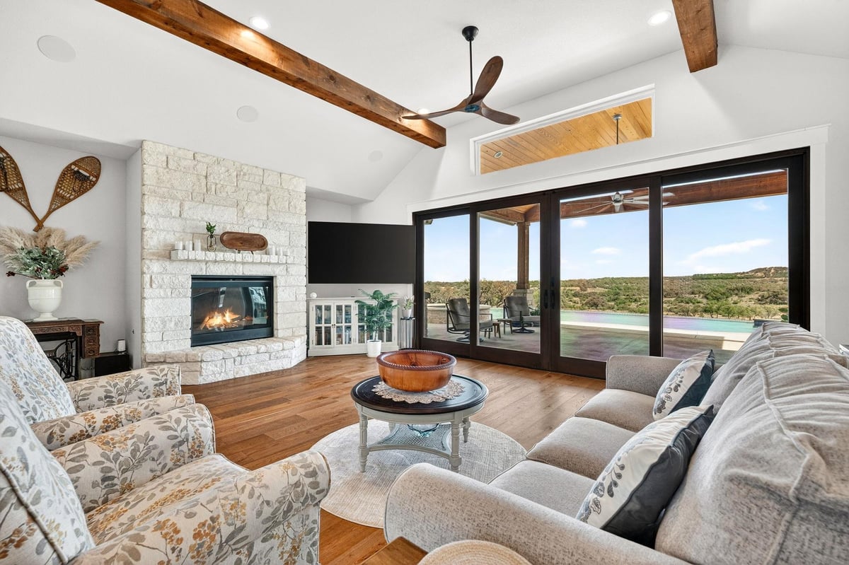 Living area at 743 Vista Ridge Dr - 3 bed 2 bath home