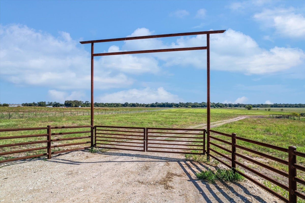 View 750 County Road 380 in Granger 750 County Road 380, photo 1 of 16, Granger, Granger, TX