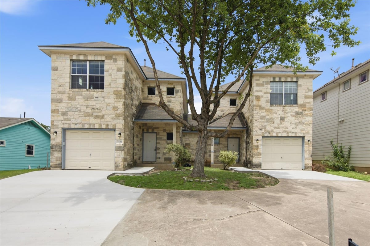 View 7502 Lazy Creek DR in Northridge Park Sec 02 Ph A-1 7502 Lazy Creek DR - front exterior - Luxury home in Northridge Park Sec 02 Ph A-1, Austin, TX