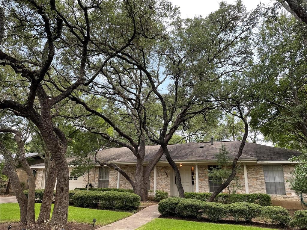 View 7516 Crossdraw Dr in Vista West 02 7516 Crossdraw Dr - front exterior - Luxury home in Vista West 02, Austin, TX