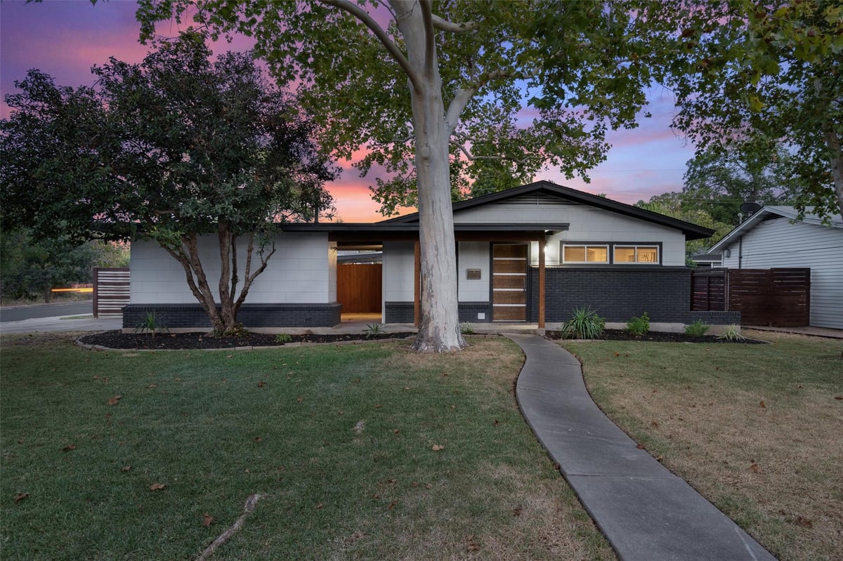 View 7517 Saint Louis ST in Crestview 7517 Saint Louis ST, photo 1, Crestview, Austin, TX