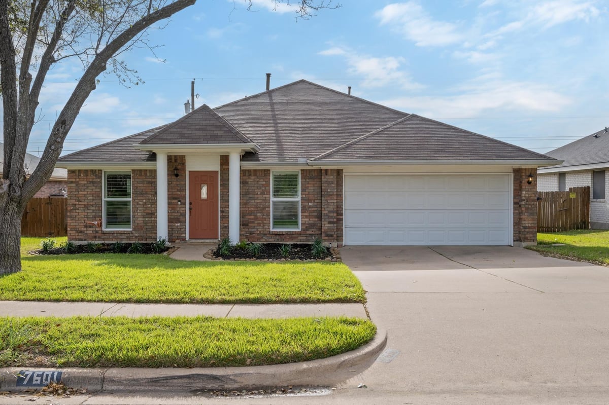View 7601 Ponoma TRL in Beckett Meadows Sec 01 7601 Ponoma TRL - property photo 1 - Luxury home in Beckett Meadows Sec 01, Austin, TX