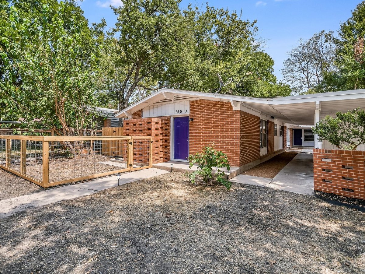 View 7601 Tisdale DR Unit #B in Jefferson Village 7601 Tisdale DR Unit #B - property photo 1 - Luxury home in Jefferson Village, Austin, TX