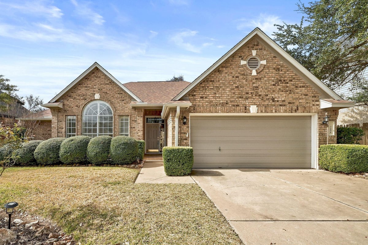 View 7604 Kiva DR in Beckett Meadows Sec 01 7604 Kiva DR - property photo 1 - Luxury home in Beckett Meadows Sec 01, Austin, TX