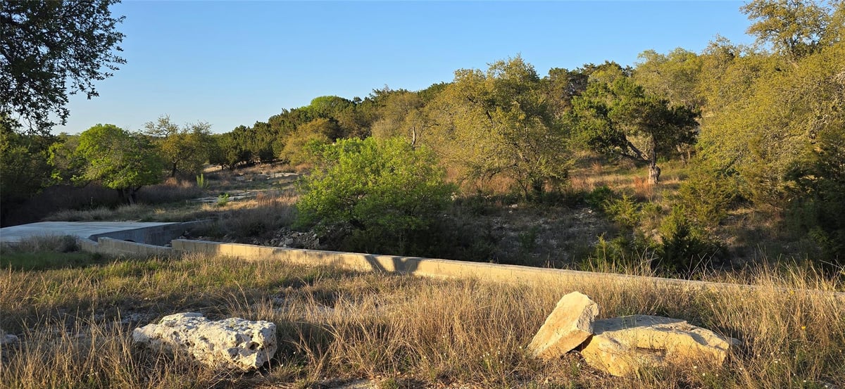 View 7605 White Oak Dr in Lago Vista Estates Sec 06 7605 White Oak Dr - front exterior - Luxury lot in Lago Vista Estates Sec 06, Lago Vista, TX