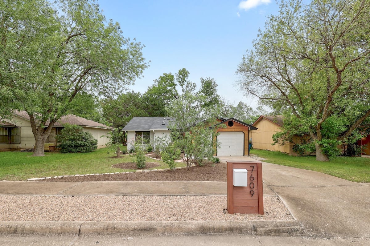 View 7609 Crystalbrook DR in Northridge Park Sec 01 7609 Crystalbrook DR - property photo 1 - Luxury home in Northridge Park Sec 01, Austin, TX