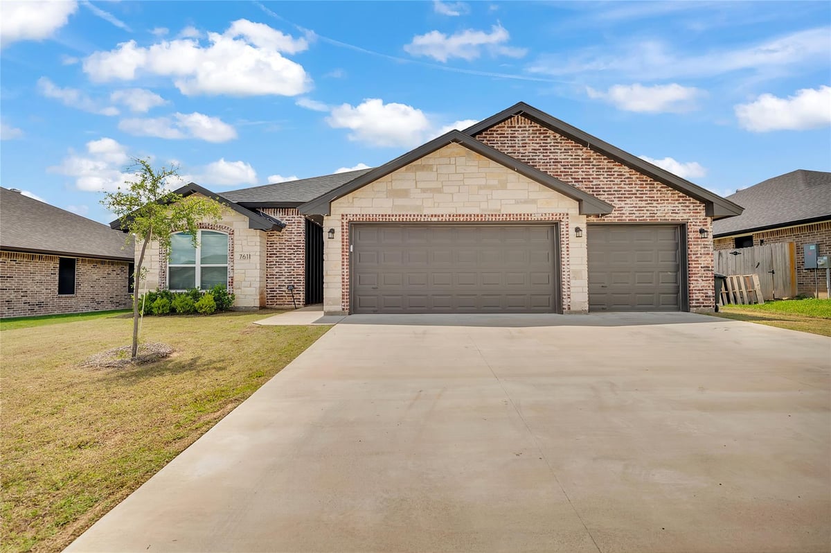Living area at 7611 Iridium Dr - 4 bed 3 bath home
