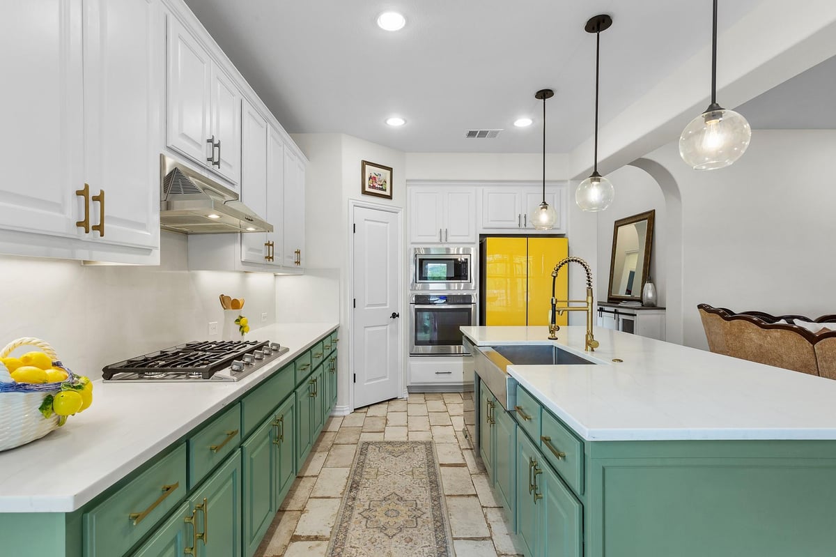 Living area at 7613 Turnback Ledge Trl - 5 bed 4 bath home