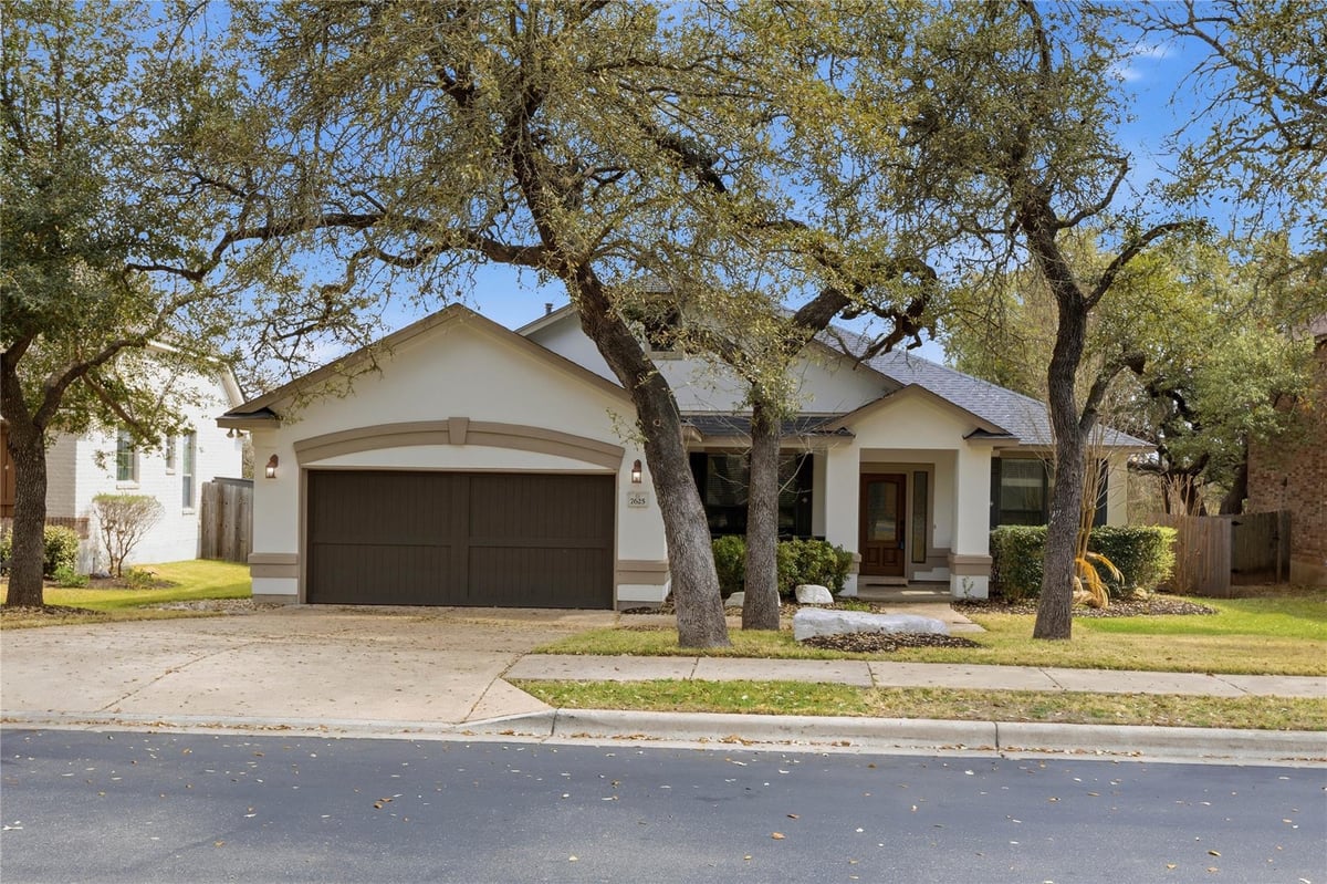 View 7625 Brecourt Manor WAY in Circle C 7625 Brecourt Manor WAY - property photo 1 - Luxury home in Circle C, Austin, TX