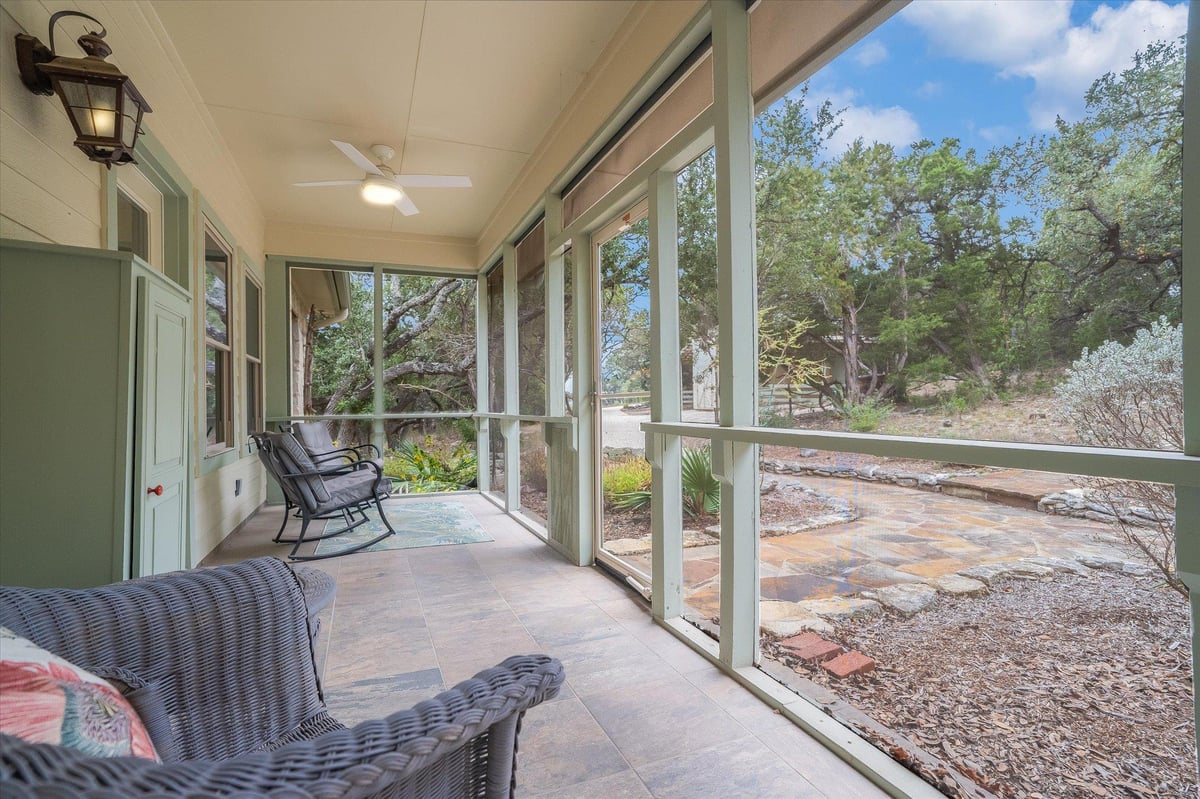 Living area at 765 Skyline Ridge Lookout - 3 bed 2 bath home