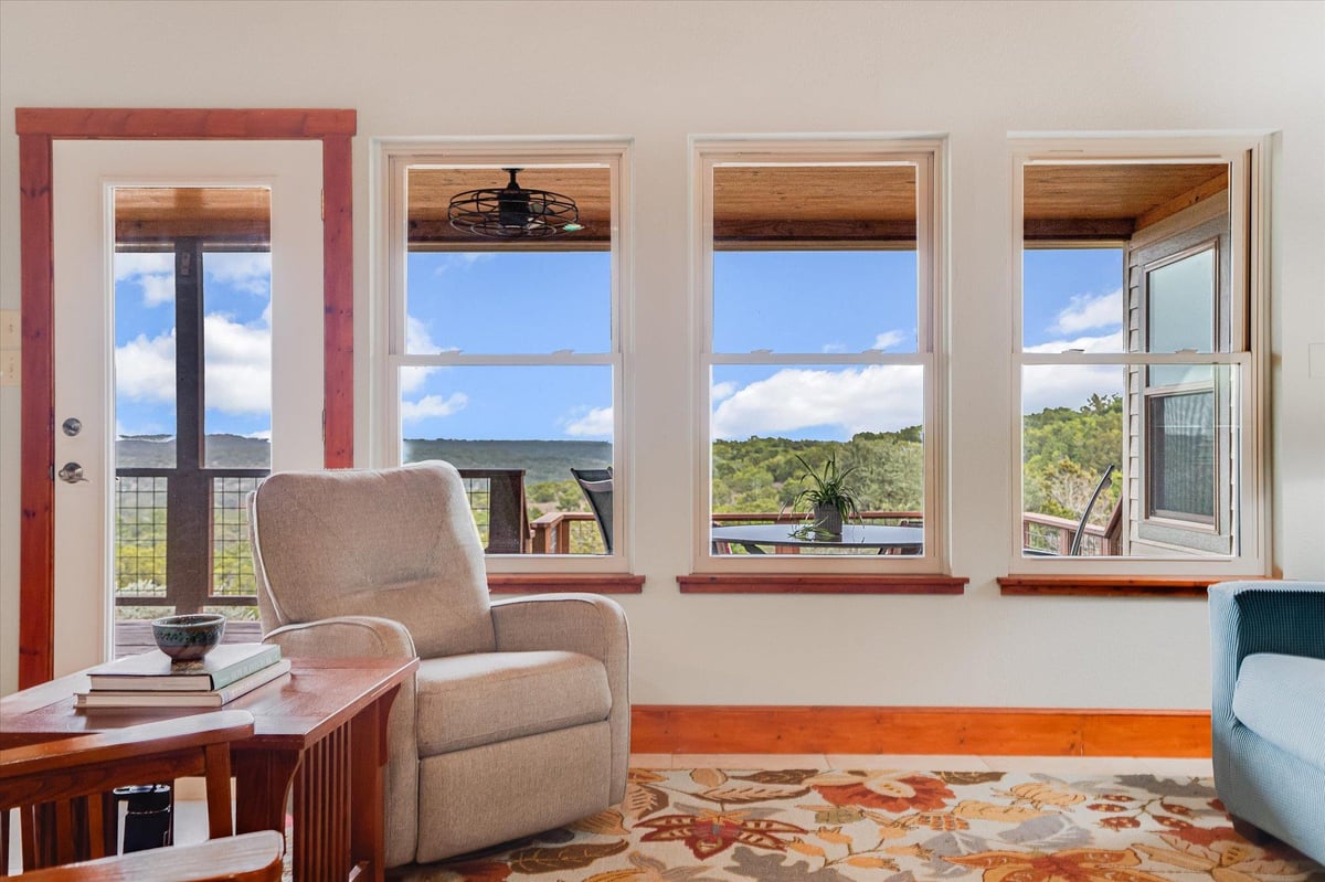Kitchen at 765 Skyline Ridge Lookout - 3 bed 2 bath home