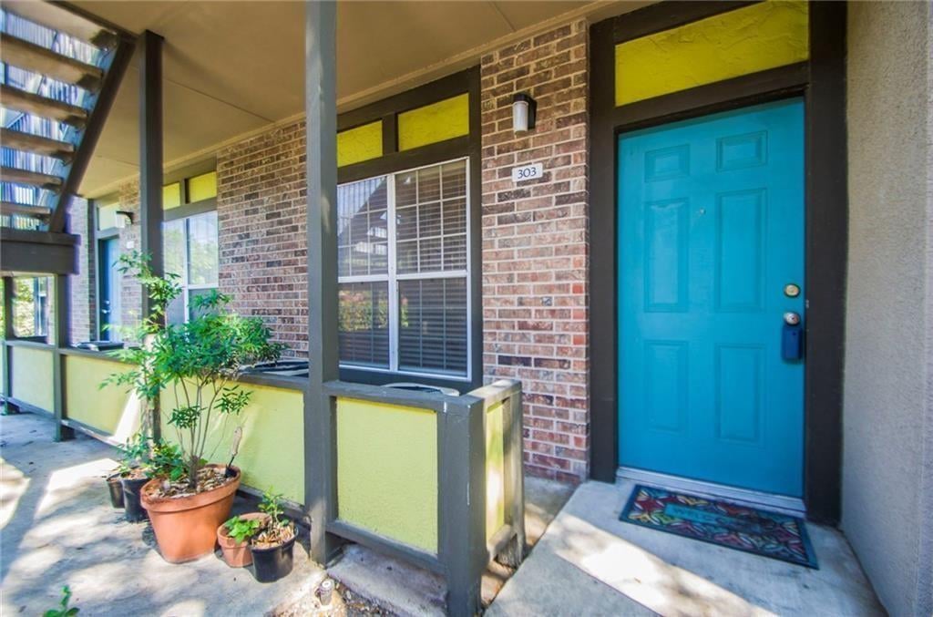 View 7685 Northcross Dr Unit #303 in Allandale The 7685 Northcross Dr Unit #303 - front exterior - Luxury home in Allandale The, Austin, TX