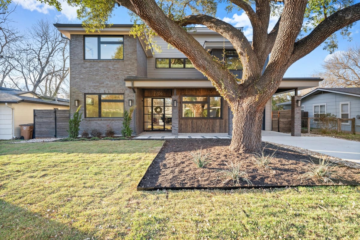 7706 Rutgers Ave - front exterior - Luxury home in Crestview Add Sec 10, Austin, TX