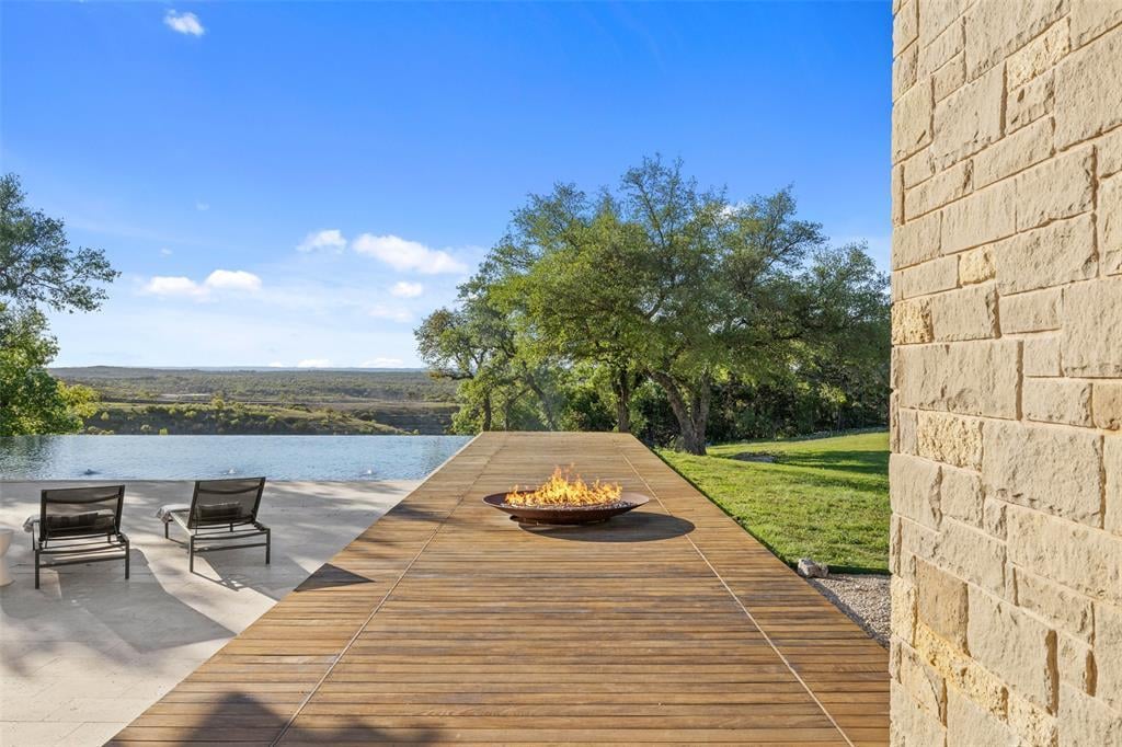 View 7708 Lynchburg DR in Belvedere Ph 01 7708 Lynchburg DR - property photo 1 - Luxury home in Belvedere Ph 01, Austin, TX