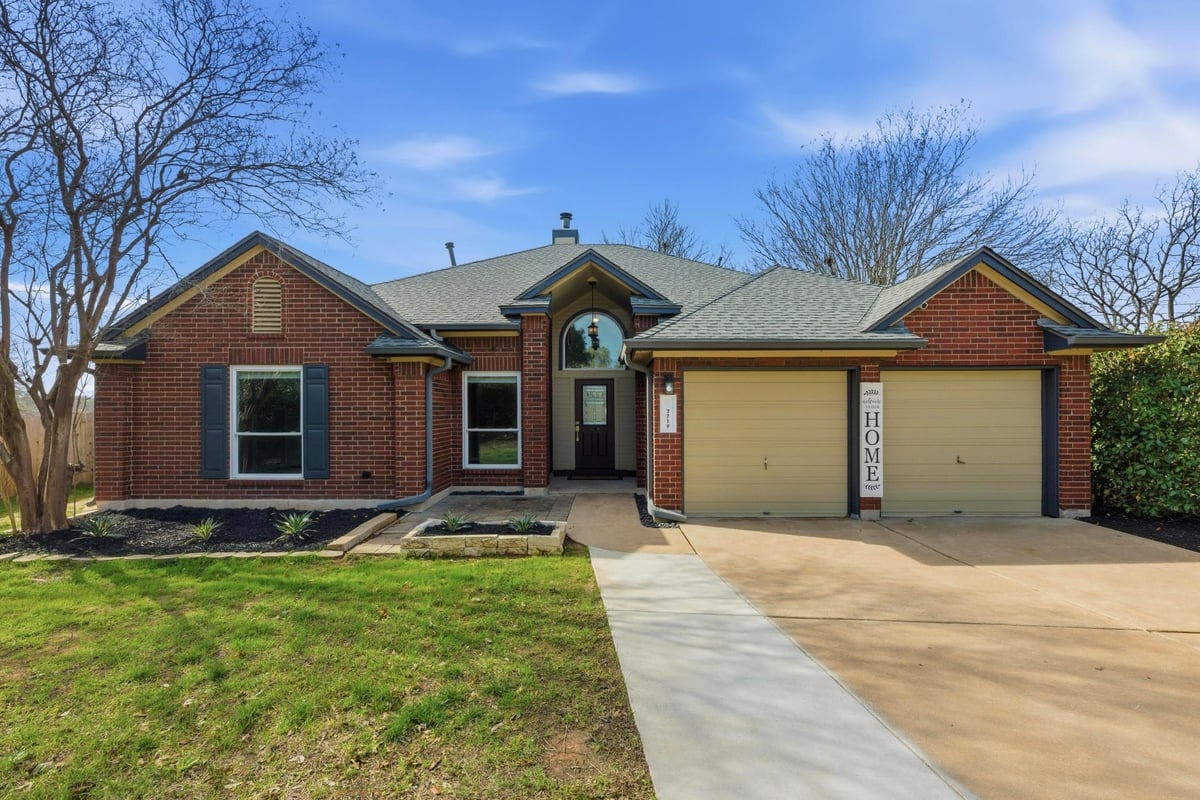 View 7719 Kiva DR in Beckett Meadows Sec 01 7719 Kiva DR - property photo 1 - Luxury home in Beckett Meadows Sec 01, Austin, TX