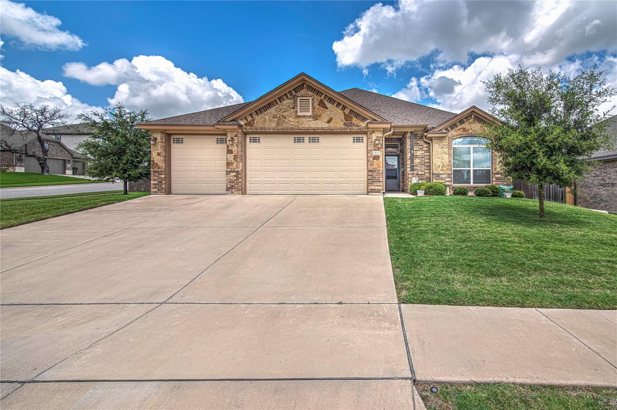 View 7800 Preston Hollow DR in Killeen 7800 Preston Hollow DR, photo 1 of 37, Killeen, Killeen, TX