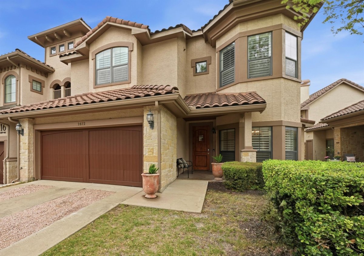 View 7800 Southwest Pkwy Unit #1612 in Escondera Condo Amd 7800 Southwest Pkwy Unit #1612 - front exterior - Luxury home in Escondera Condo Amd, Austin, TX