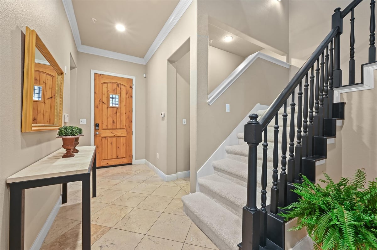 Living area at 7800 Southwest Pkwy Unit #1612 - 3 bed 2 bath home