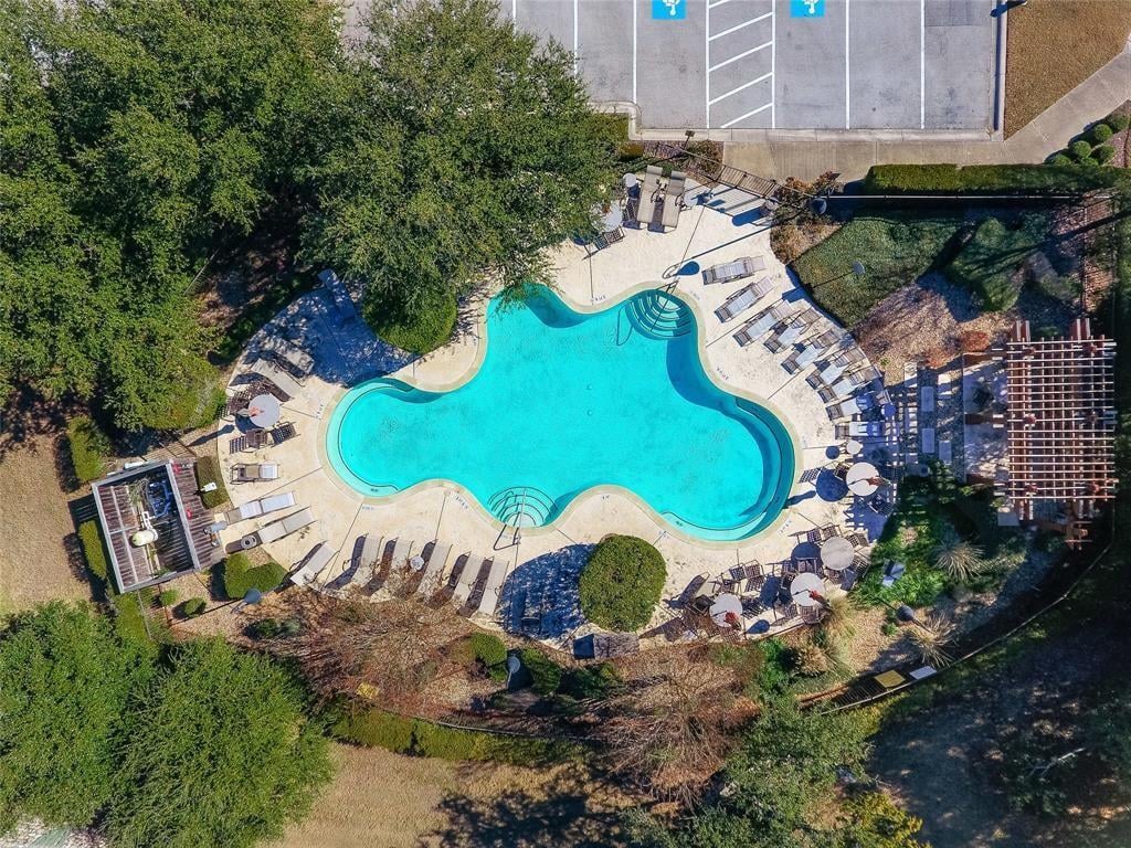 View 7800 Southwest Pkwy Unit #2020 in Escondera Condominiums 7800 Southwest Pkwy Unit #2020 - front exterior - Luxury home in Escondera Condominiums, Austin, TX