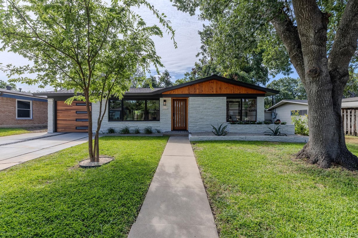 View 7803 Lazy LN in Northwest Village Add 7803 Lazy LN - front exterior - Luxury home in Northwest Village Add, Austin, TX