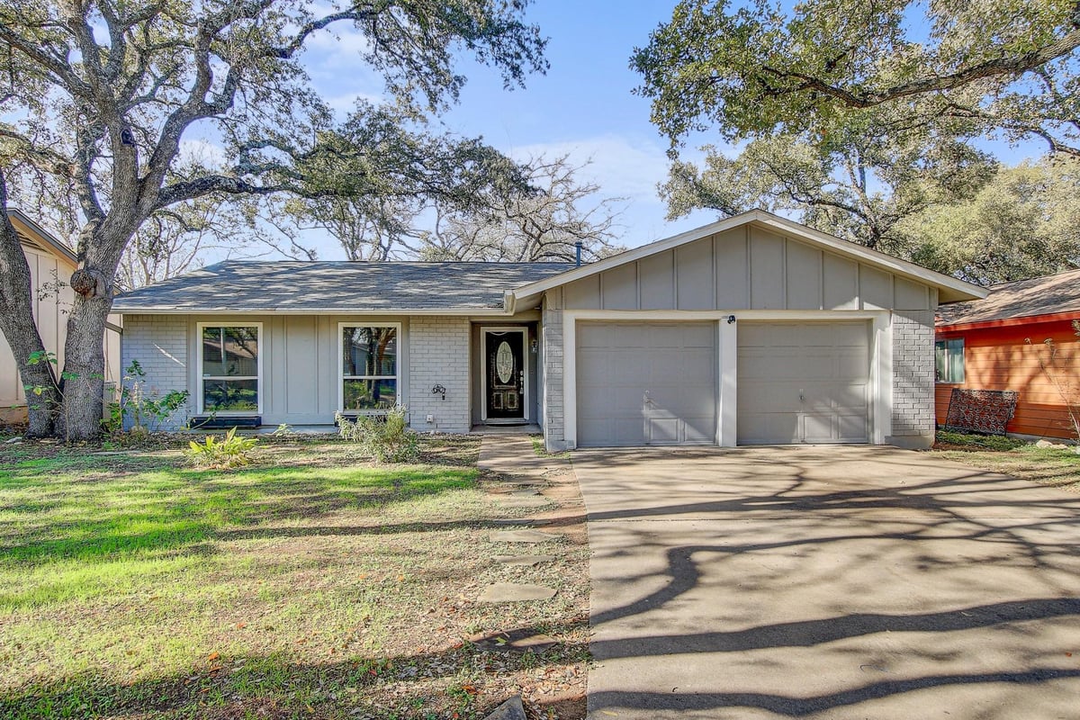 View 7804 Wycombe DR in Woodstone Village Sec 01 7804 Wycombe DR - property photo 1 - Luxury home in Woodstone Village Sec 01, Austin, TX
