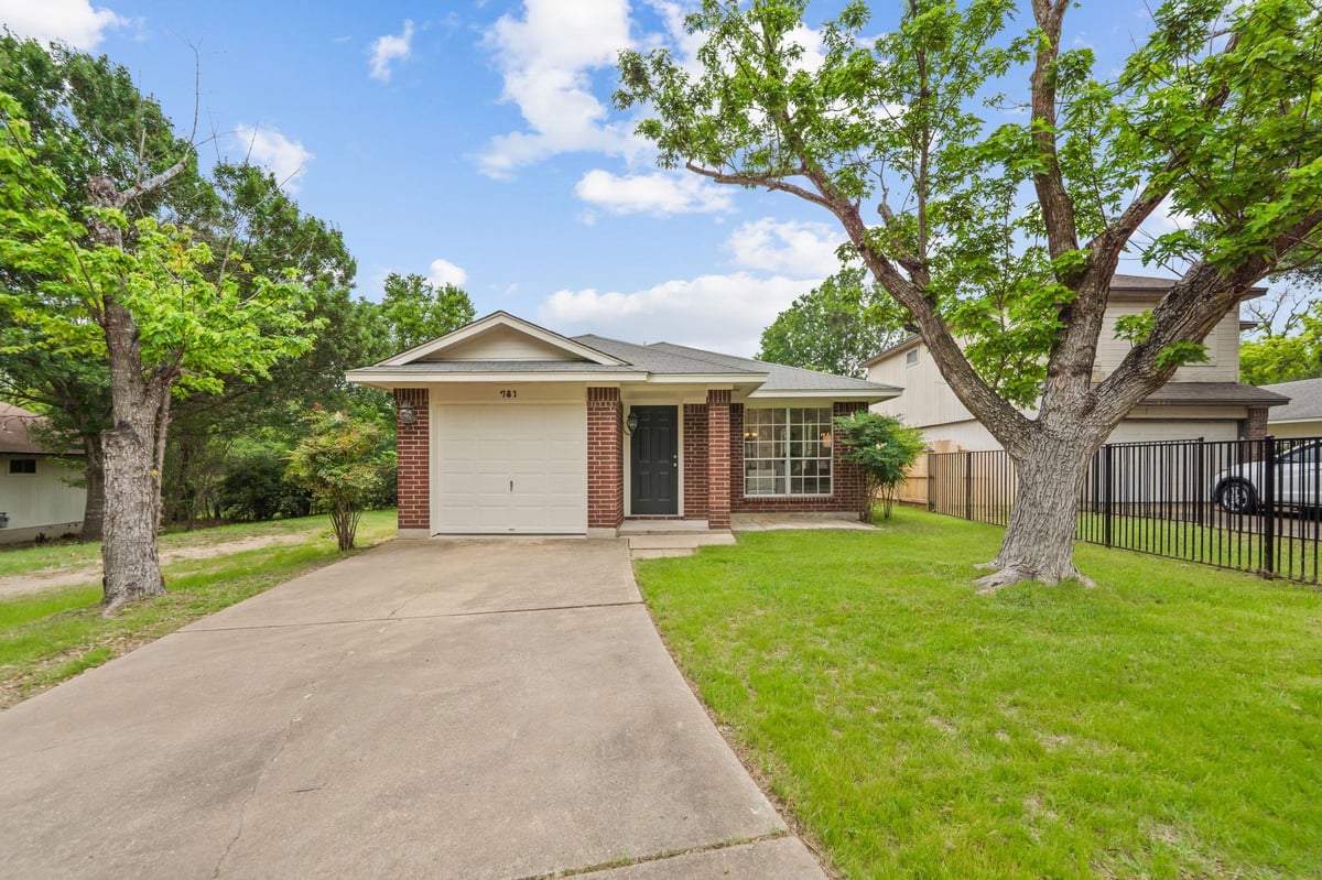 View 781 Latteridge DR in Parkwood Sec 04 781 Latteridge DR - property photo 1 - Luxury home in Parkwood Sec 04, Austin, TX