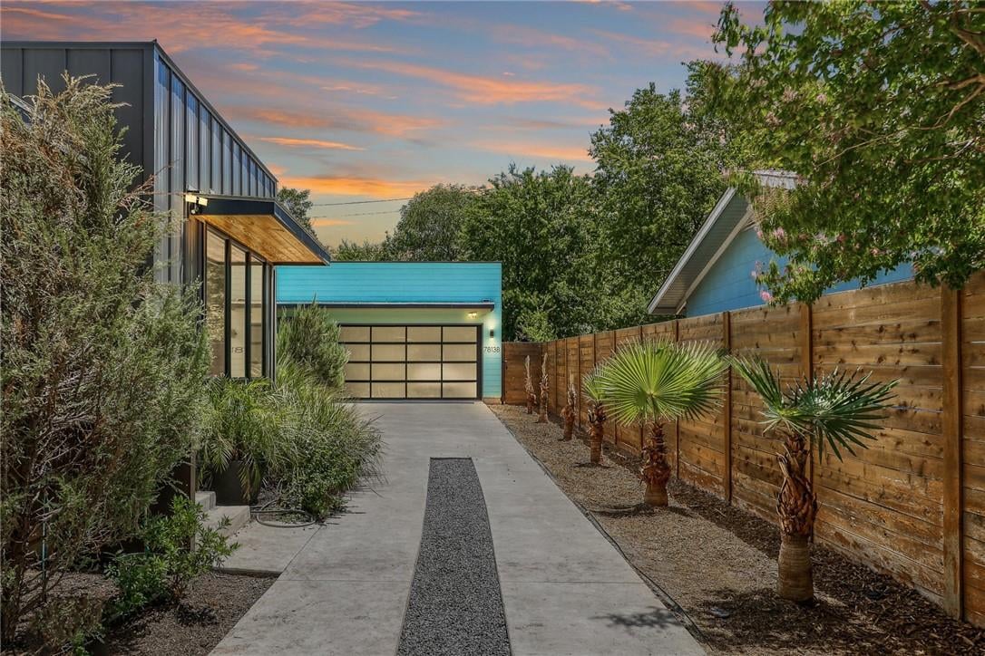 View 7813 Mullen DR Unit #B in Meadowlawn Add 7813 Mullen DR Unit #B - property photo 1 - Luxury home in Meadowlawn Add, Austin, TX