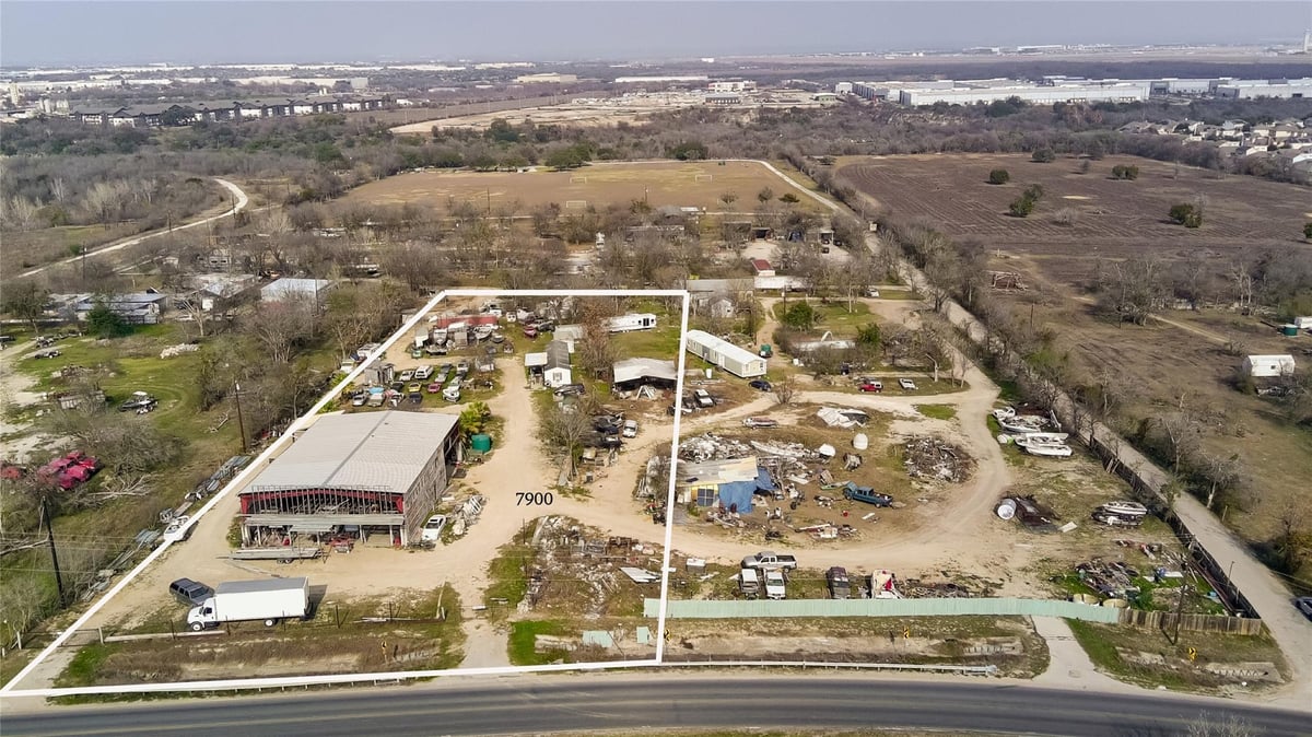 View 7900 Dee Gabriel Collins Rd in Tierra Chicana Add 7900 Dee Gabriel Collins Rd - property photo 1 - Luxury lot in Tierra Chicana Add, Austin, TX
