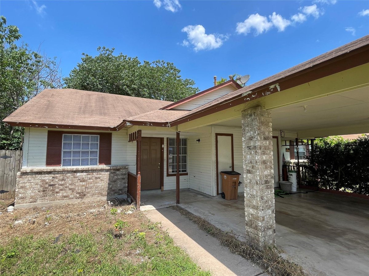 View 7902 Brodie LN Unit #A in Woodstone Village Sec 07 7902 Brodie LN Unit #A - property photo 1 - Luxury home in Woodstone Village Sec 07, Austin, TX
