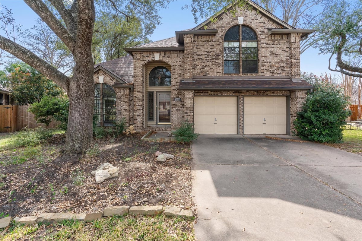 View 7902 Cahill Dr in Hunters Chase Sec 05 Amd 7902 Cahill Dr - front exterior - Luxury home in Hunters Chase Sec 05 Amd, Austin, TX