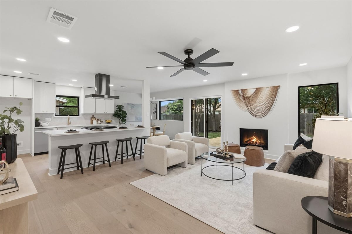 Living area at 7903 Woodcroft Dr - 3 bed 2 bath home