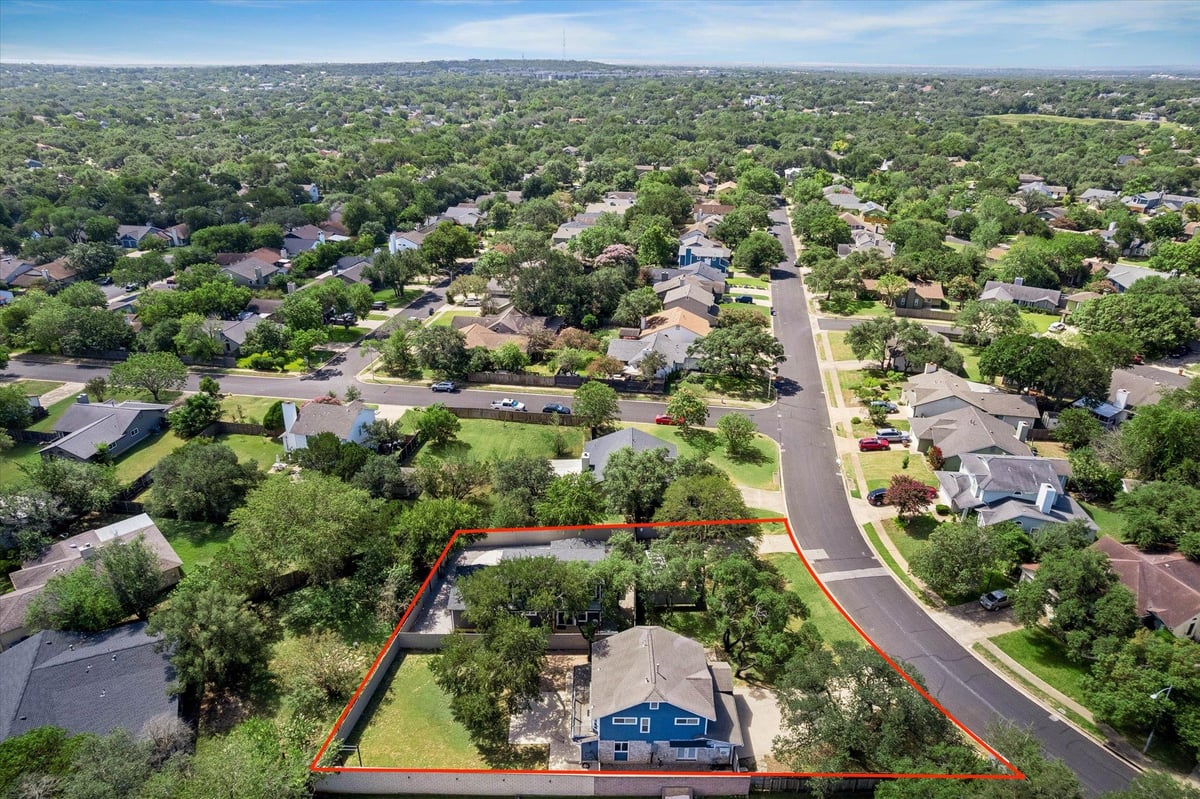 View 7905 & 7907 Tiffany DR in Maple Run Sec 07-A 7905 & 7907 Tiffany DR - property photo 1 - Luxury home in Maple Run Sec 07-A, Austin, TX