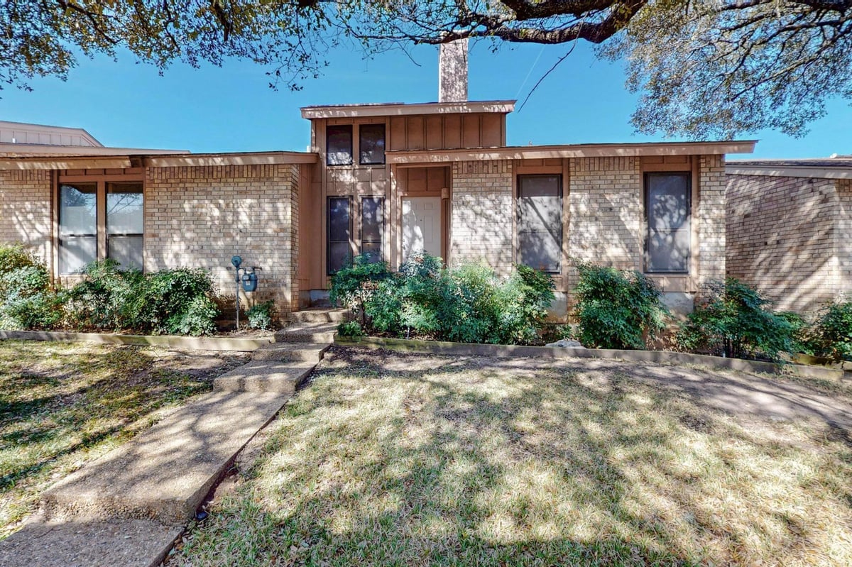 View 7907 Tealwood Trl in Trails Ph 01B 7907 Tealwood Trl - front exterior - Luxury home in Trails Ph 01B, Austin, TX