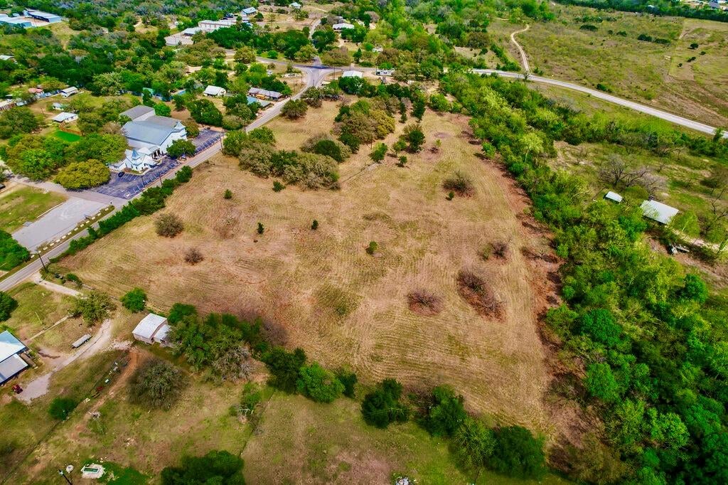 Living area at 7908 Cr 404 - NONE, Spicewood, TX