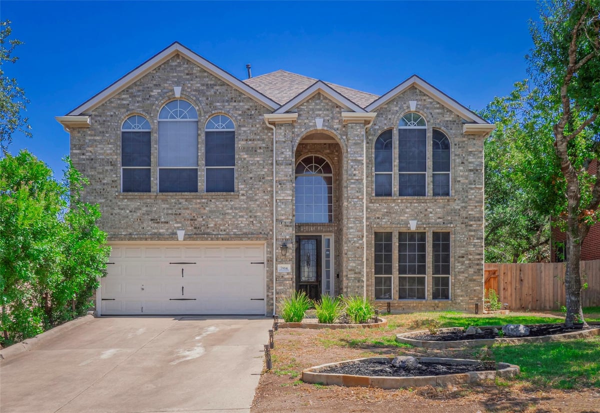 View 7914 Castle Peake Trl in Grandview Hills Sec 04 7914 Castle Peake Trl - front exterior - Luxury home in Grandview Hills Sec 04, Austin, TX